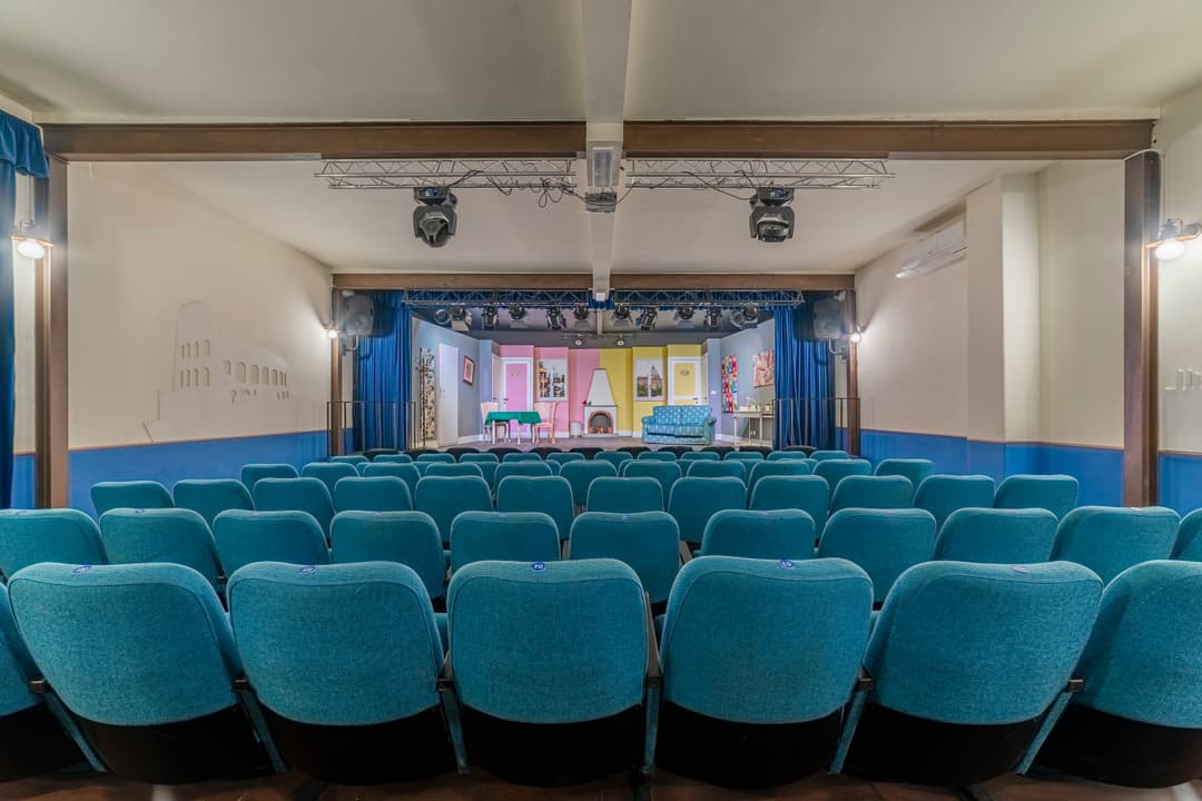 Vista frontale del Teatro Aniene